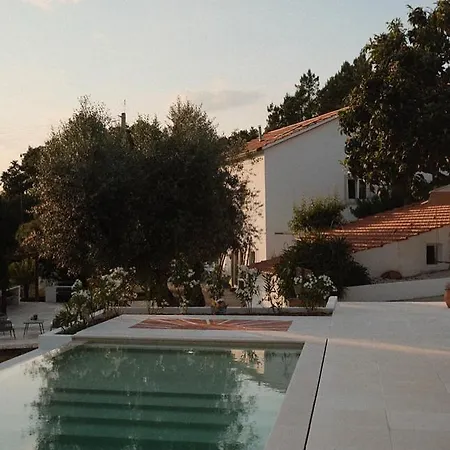 Апартаменты Casa Anjema Boutique With Infinity Pool Casais (Sant Arem)